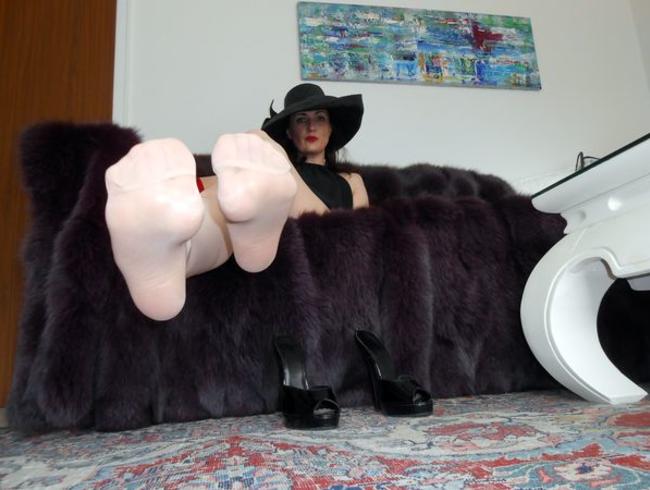 Victoria Valente Porno Video: Schnüffle an meine Käsefüße