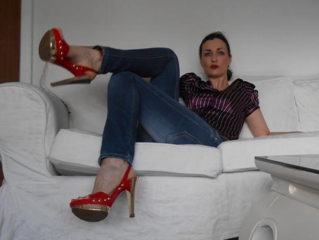 Victoria Valente Porno Video: Sommerfüsse Deiner Herrin